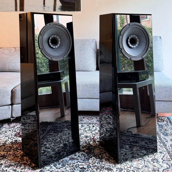 Daniel Hertz Amber Midnight luidsprekers